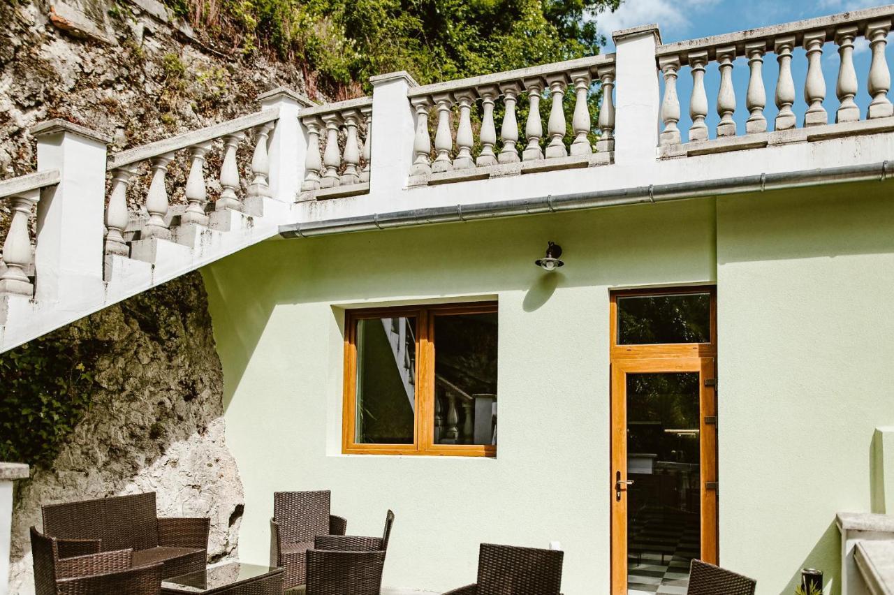 Sziklavendeghaz Aparthotel Veszprem Exterior photo