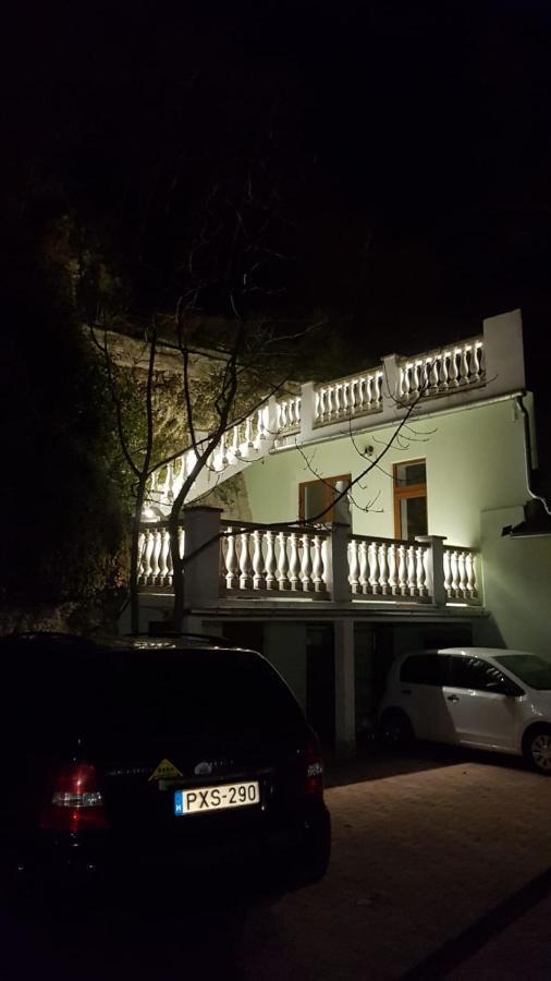 Sziklavendeghaz Aparthotel Veszprem Exterior photo