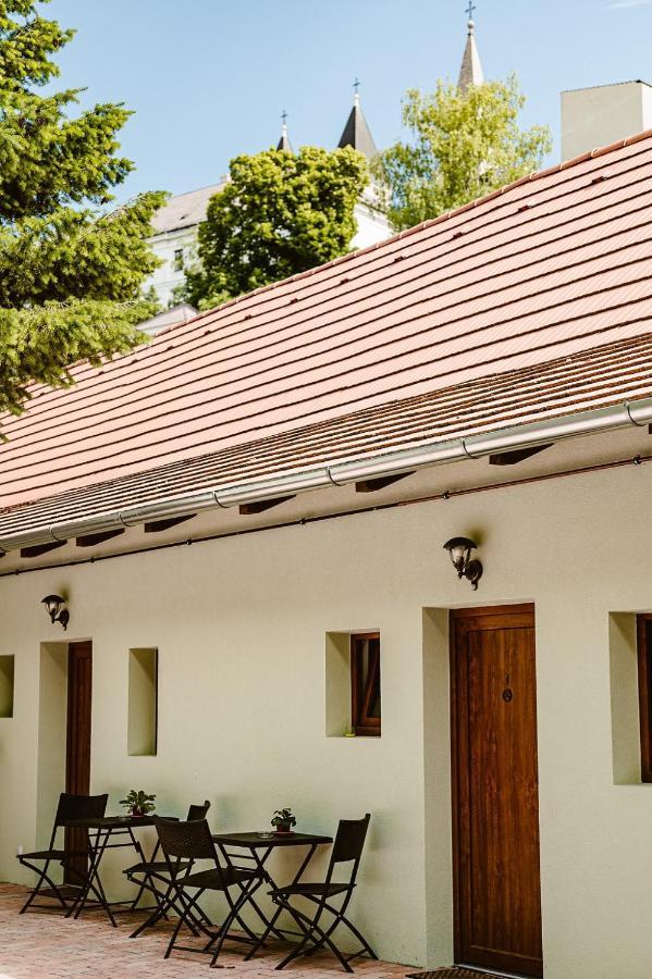 Sziklavendeghaz Aparthotel Veszprem Exterior photo