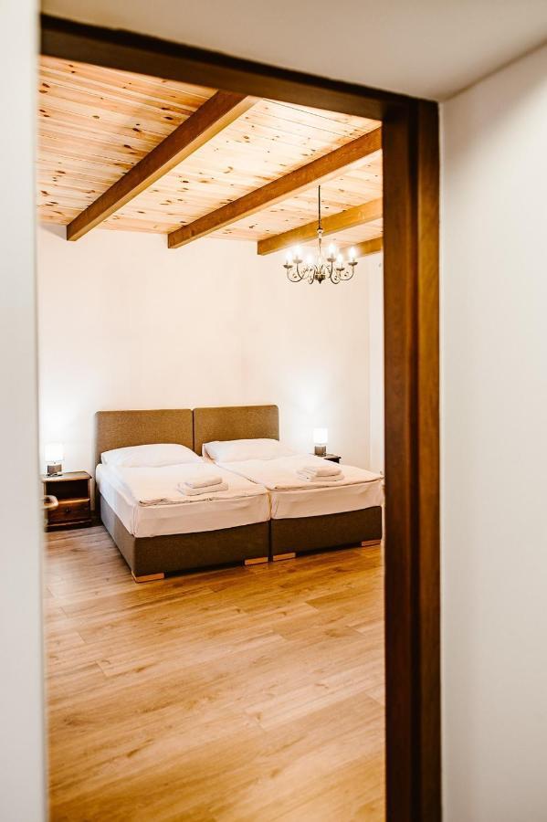 Sziklavendeghaz Aparthotel Veszprem Exterior photo